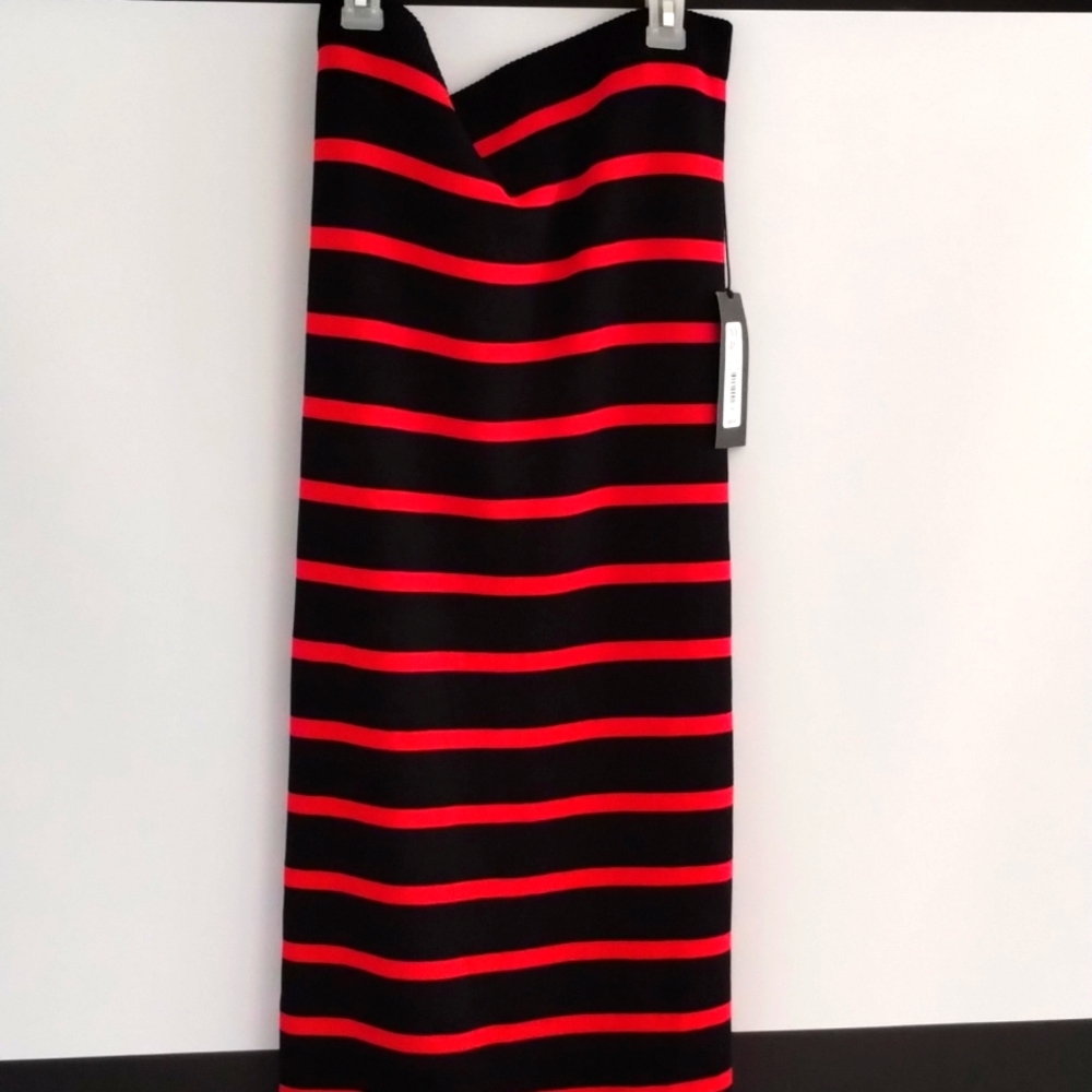 Gabrielle Union Size Large Black and Red Strips Sweater dress